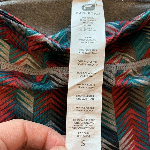 Fabletics - arrow/triangle pattern, size small - Picture 5 of 5